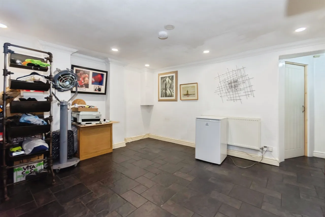 Summerfield Crescent, BIRMINGHAM, photo 9