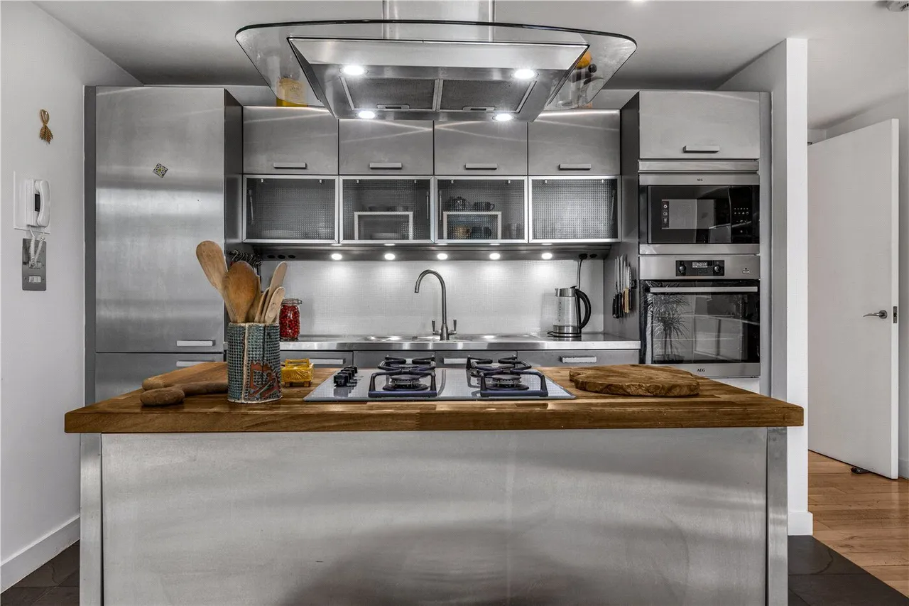 Goswell Road, London, EC1V, photo 4