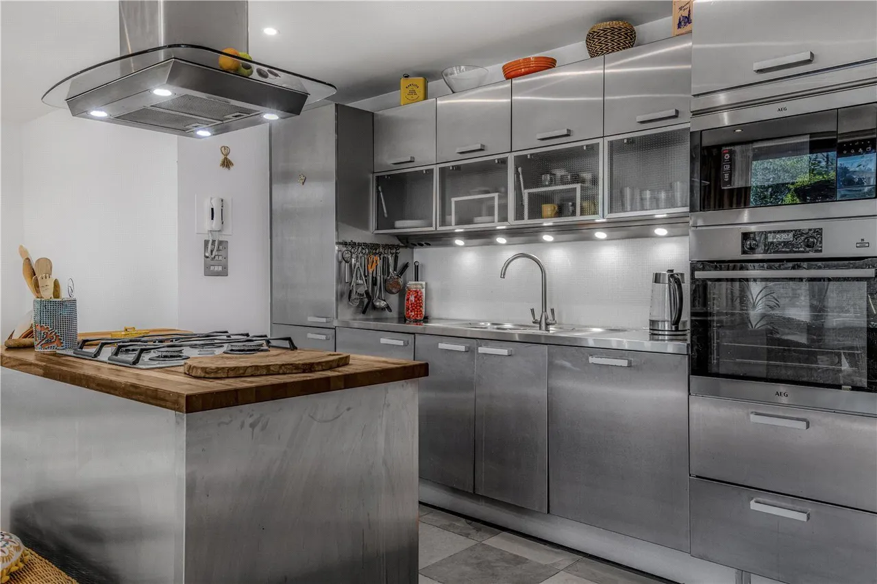 Goswell Road, London, EC1V, photo 5