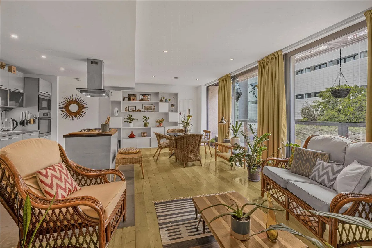 Goswell Road, London, EC1V, photo 2
