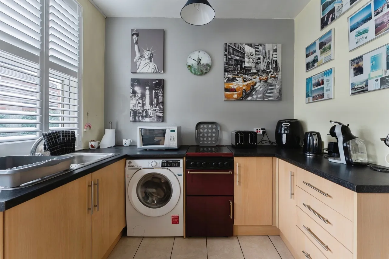 Oldfield Road, Ellesmere Port, CH65, photo 8