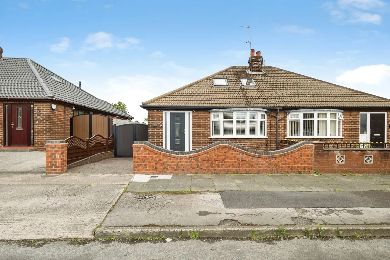 3 bed house for sale — Auburn Road, Denton, Manchester, Greater Manchester, M34