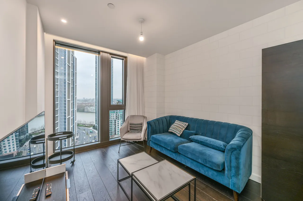 2 bed flat for sale, London, SW8
