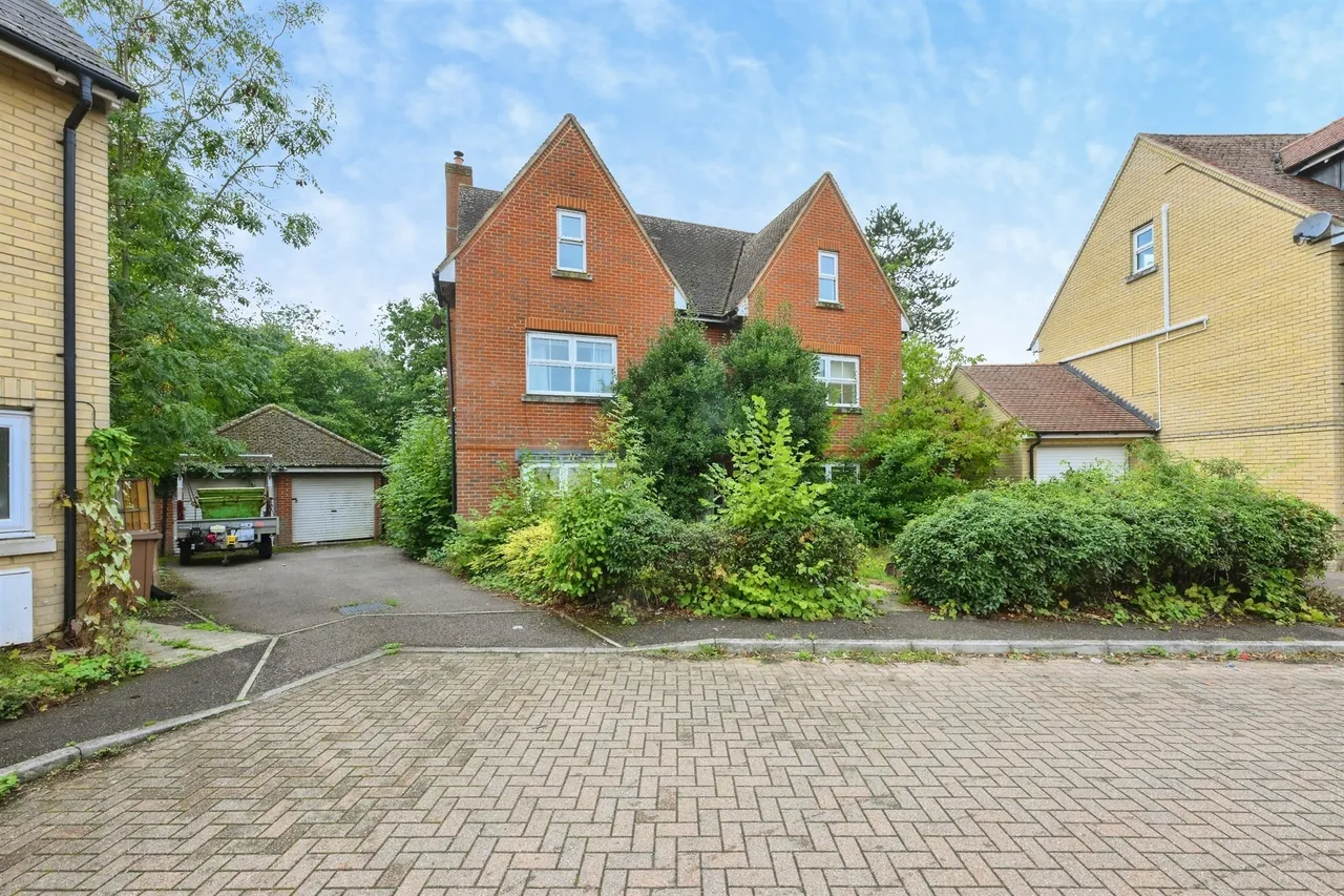 6 bed house for sale — Cavell Court, Bishop's Stortford