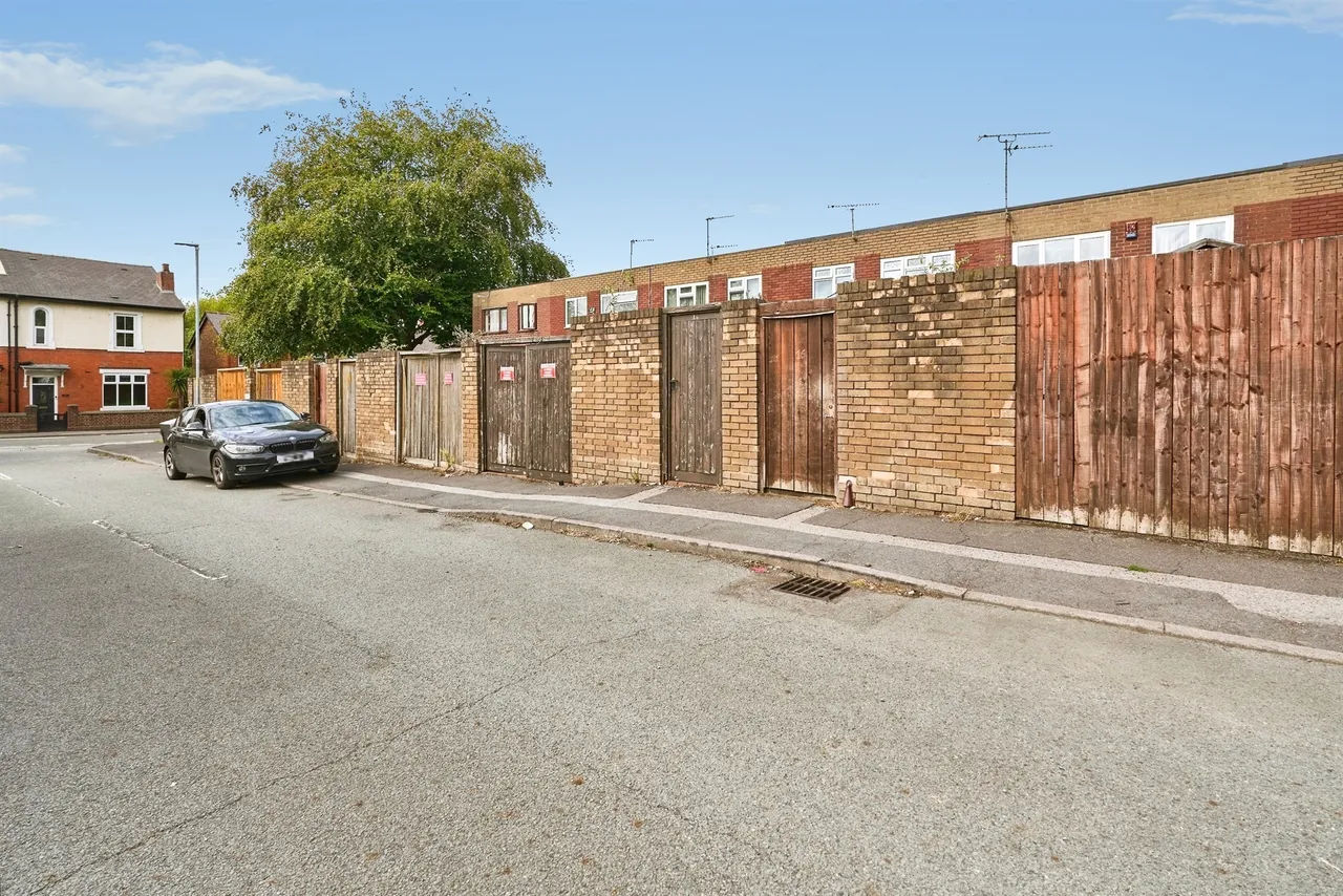 Willenhall Street, Wednesbury, WS10, photo 18