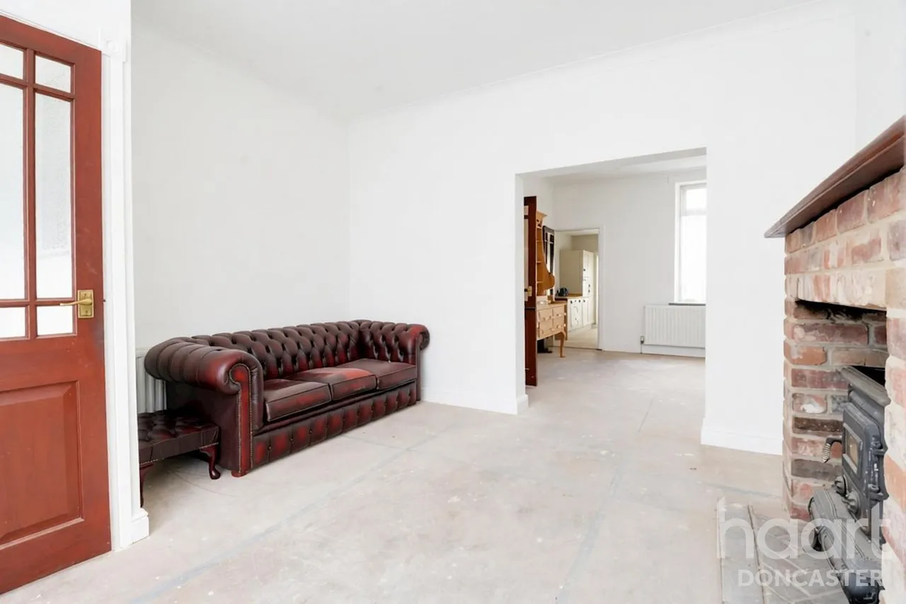 Broughton Avenue, Bentley, DN5, photo 5