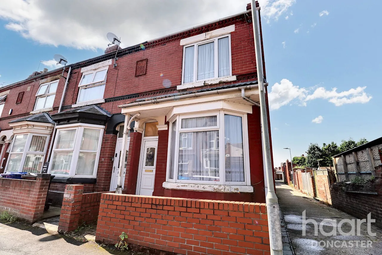 3 bed house for sale, Broughton Avenue, Bentley, DN5