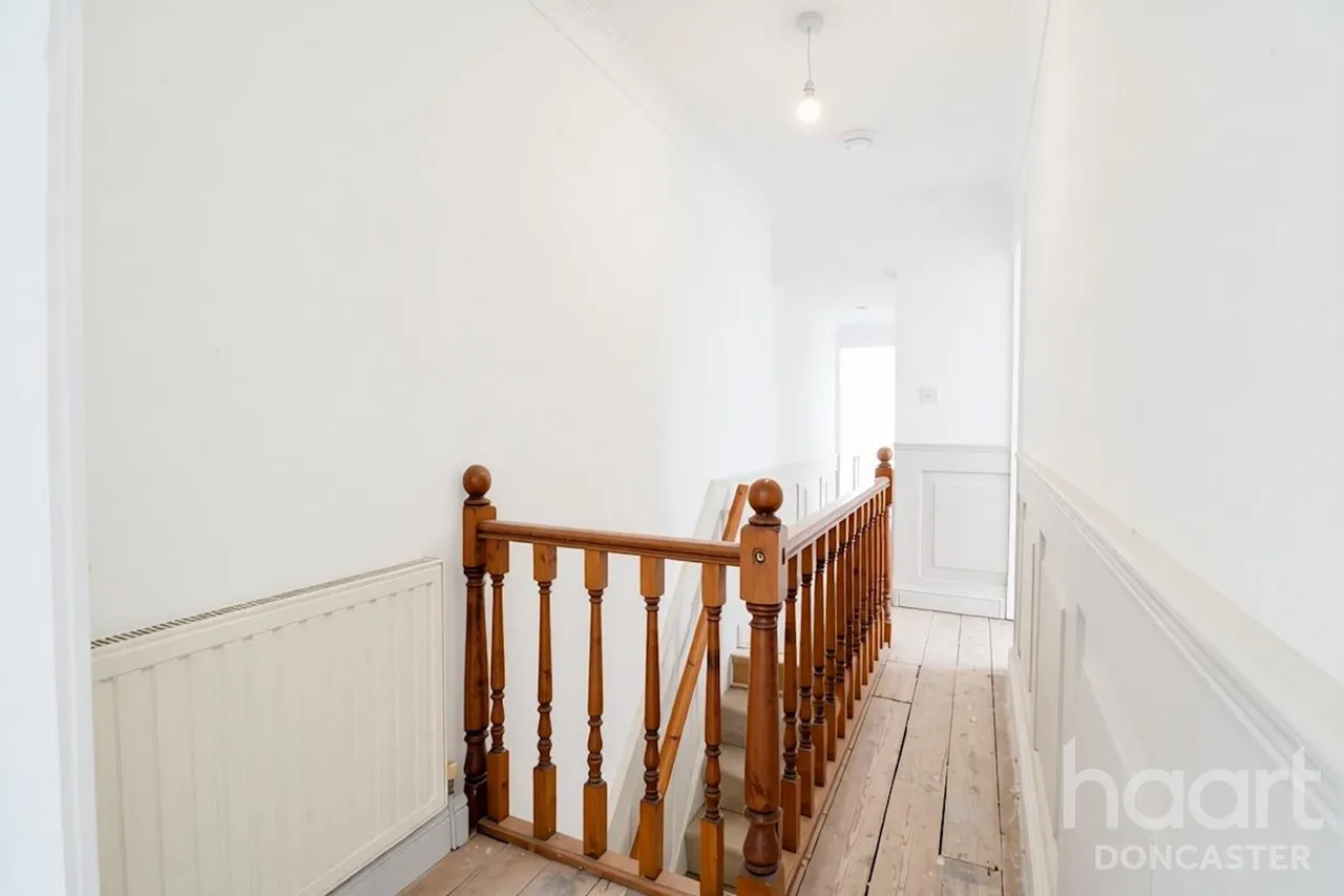 Broughton Avenue, Bentley, DN5, photo 14