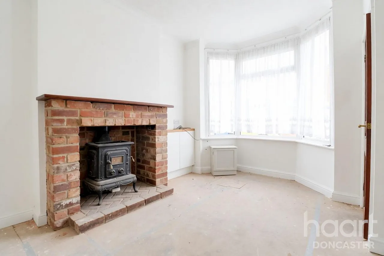Broughton Avenue, Bentley, DN5, photo 7