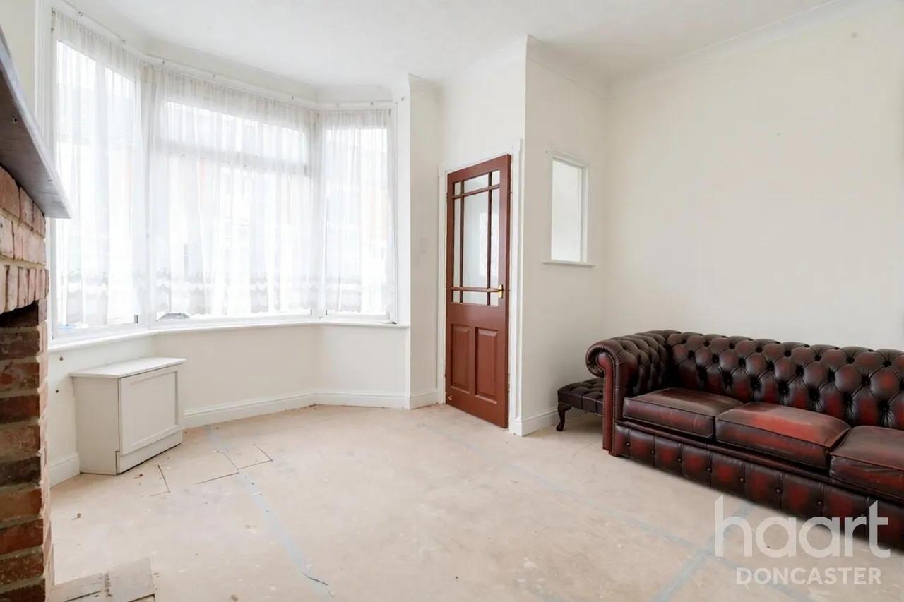 Broughton Avenue, Bentley, DN5, photo 6