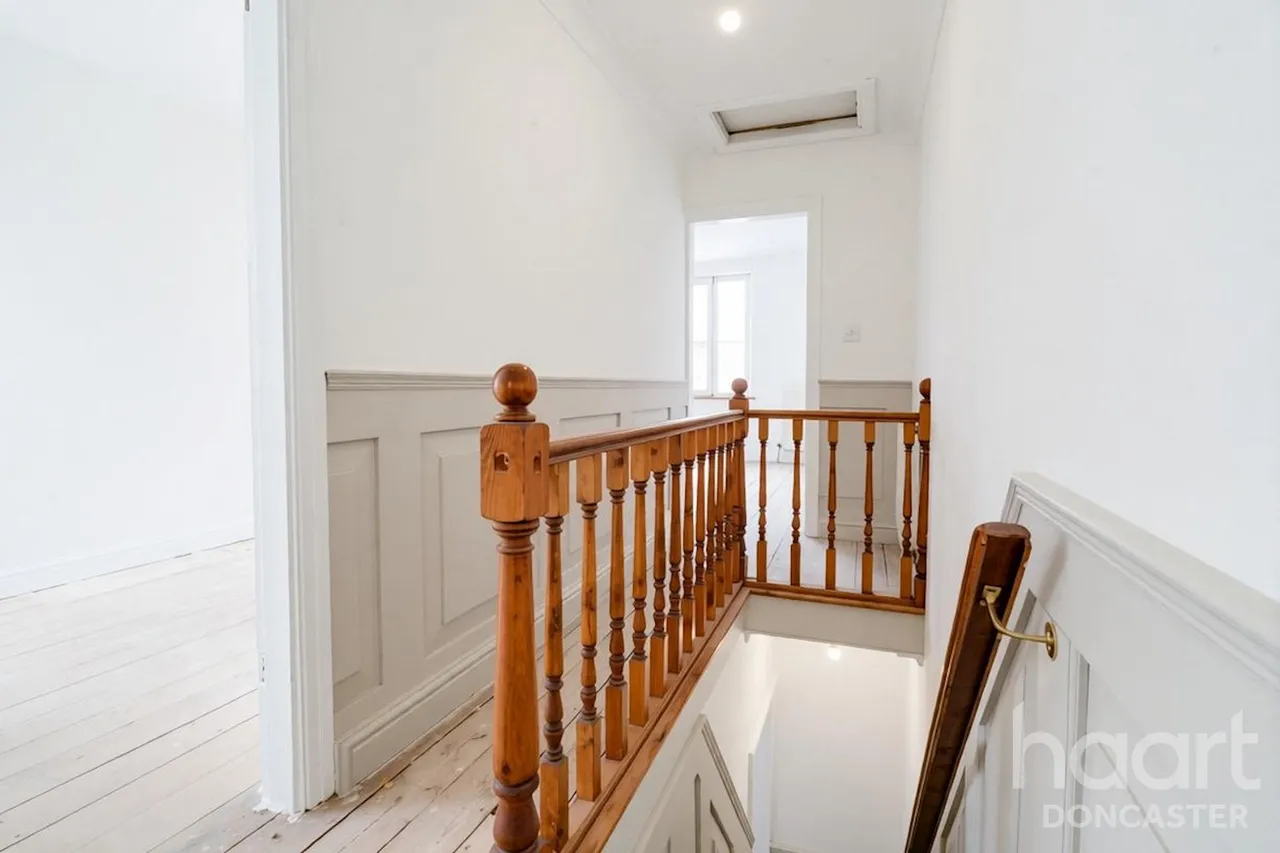 Broughton Avenue, Bentley, DN5, photo 15