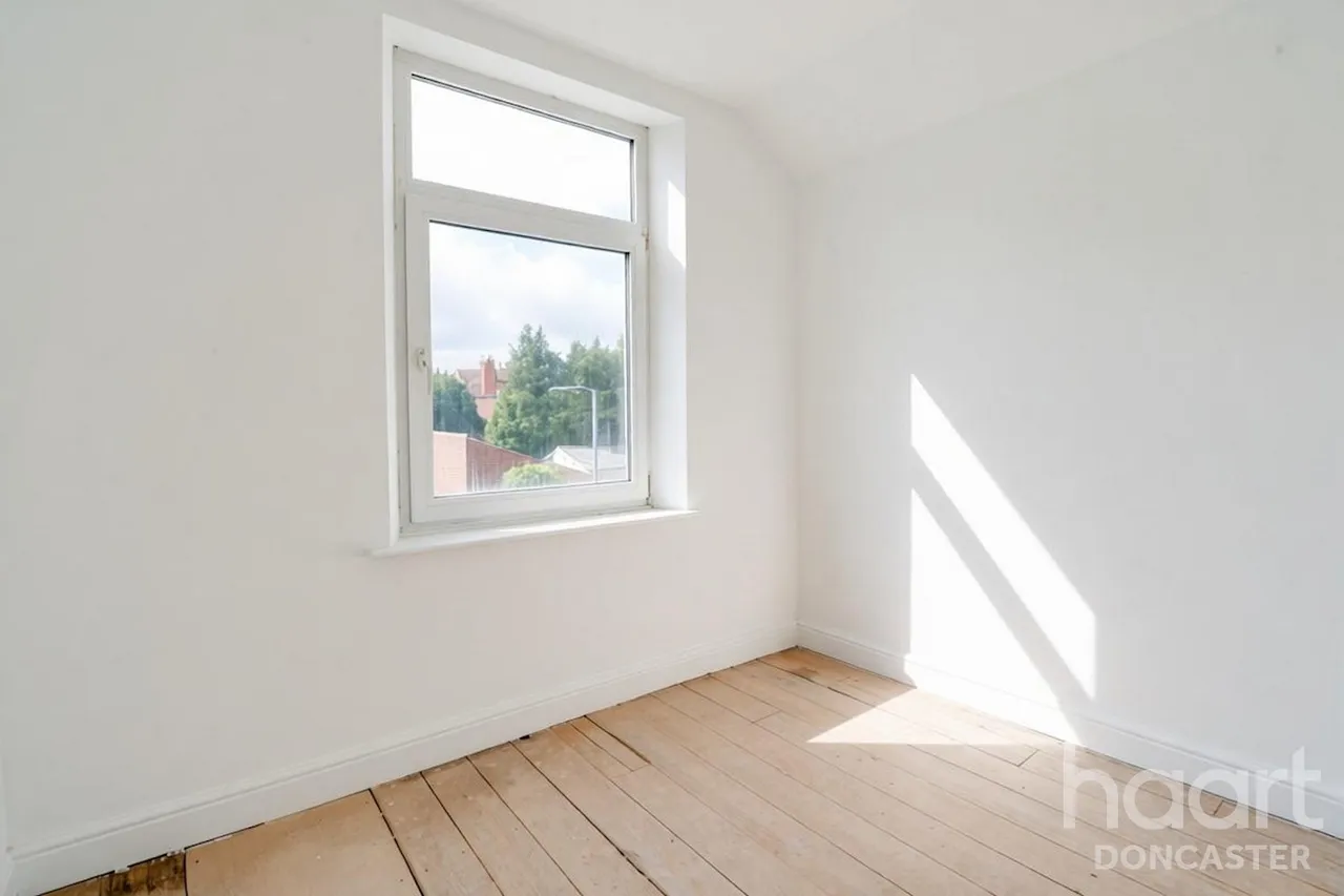 Broughton Avenue, Bentley, DN5, photo 16