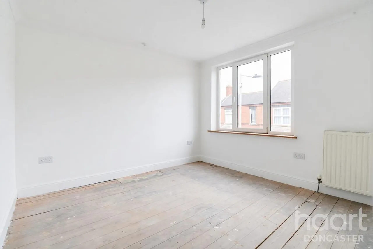 Broughton Avenue, Bentley, DN5, photo 19