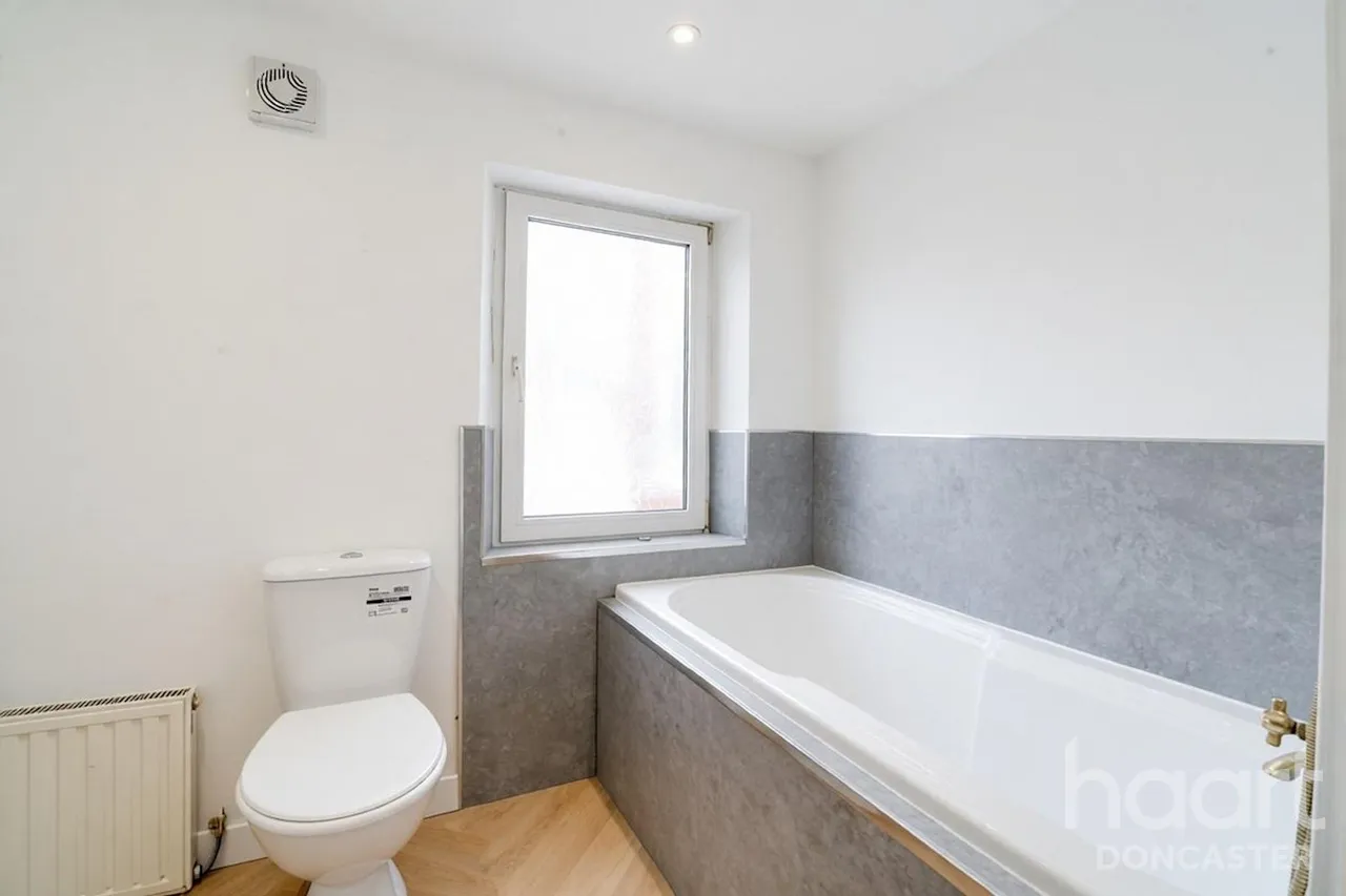 Broughton Avenue, Bentley, DN5, photo 20