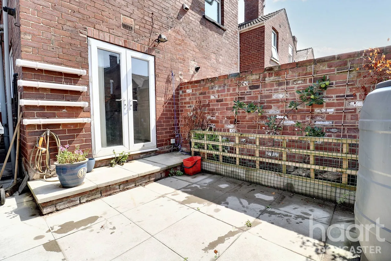 Broughton Avenue, Bentley, DN5, photo 21