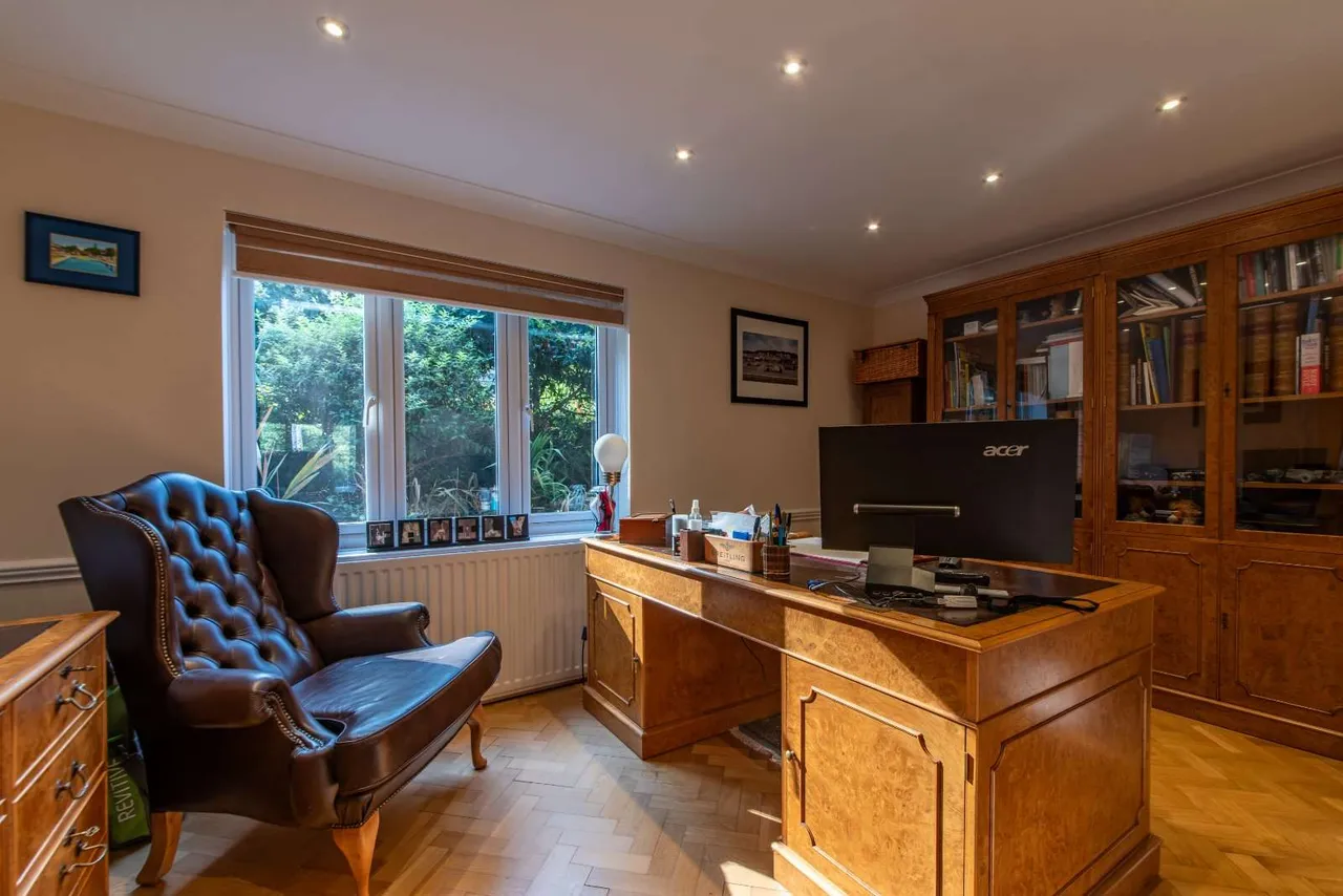 Red Shute Hill, Hermitage, Thatcham, Berkshire, RG18 9QH, photo 5