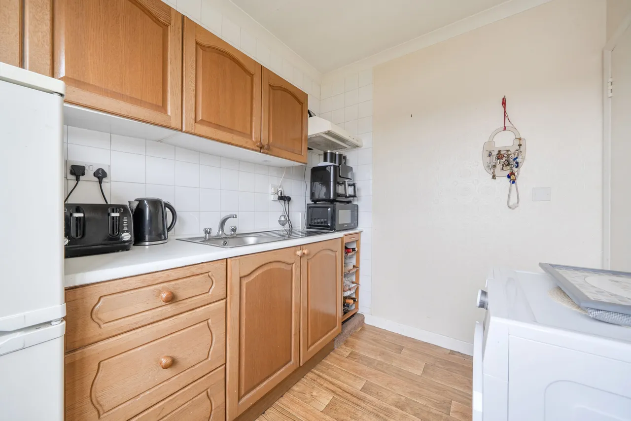 Connaught Avenue, East Barnet, Barnet, Greater London, EN4 8PN, photo 9
