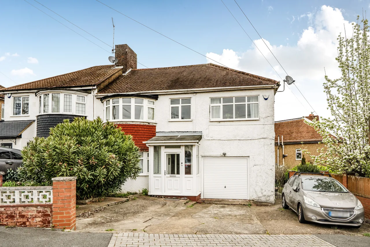 4 bed house for sale — Connaught Avenue, East Barnet, Barnet, Greater London, EN4 8PN