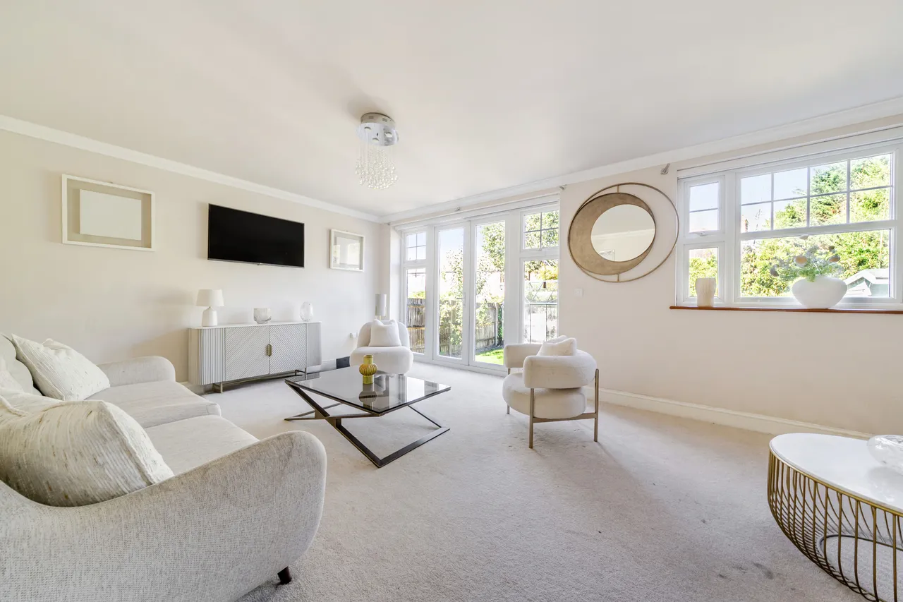 Churchview Close, Caterham, CR3, photo 4