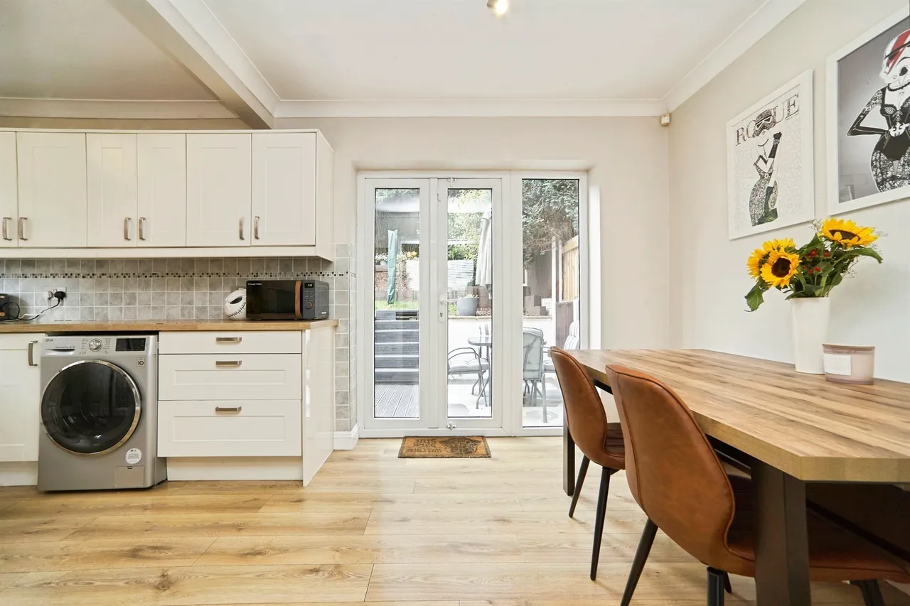 Armley Grange Avenue, Leeds, photo 5