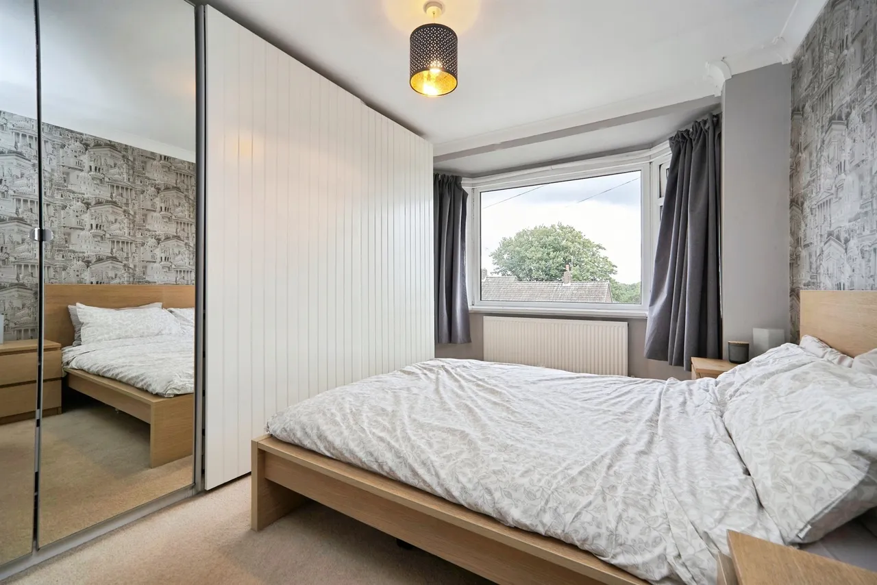 Armley Grange Avenue, Leeds, photo 12