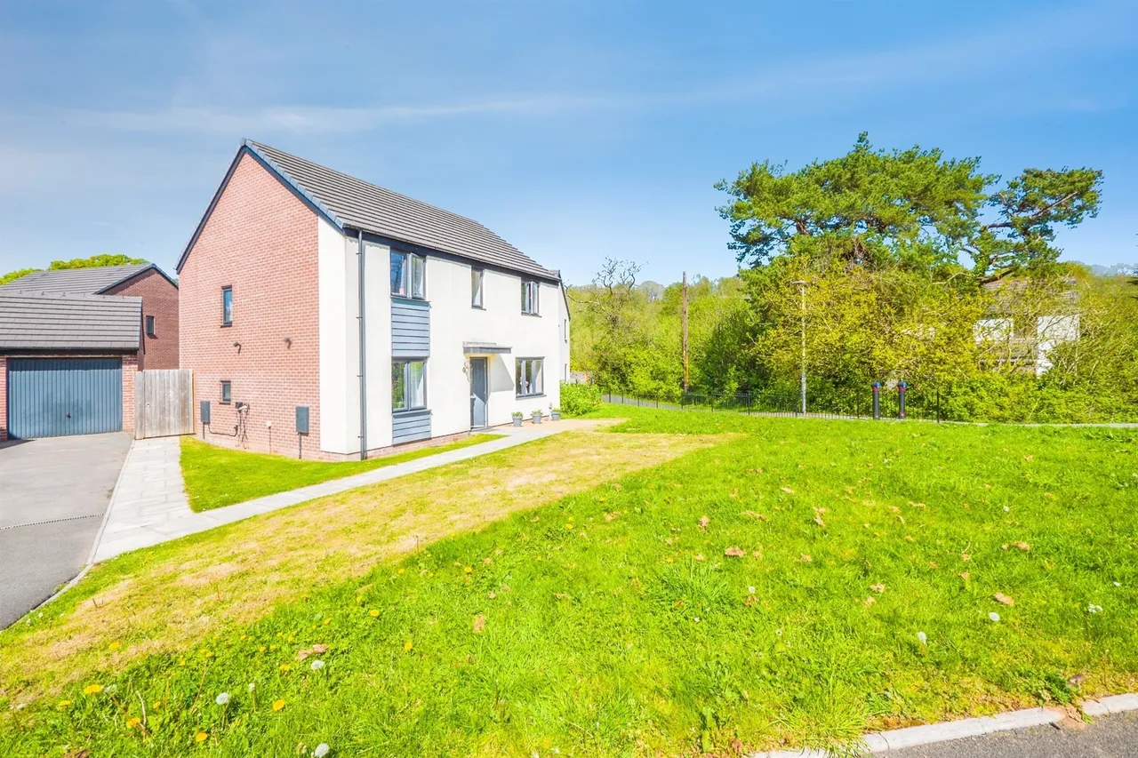 Llys Illtern, Capel Llanilltern, Cardiff, photo 2