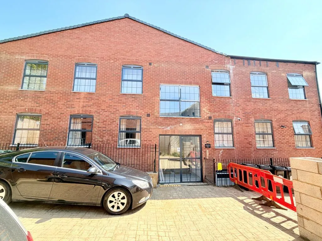 1 bed flat to rent — Chequers Lane, WELLINGBOROUGH