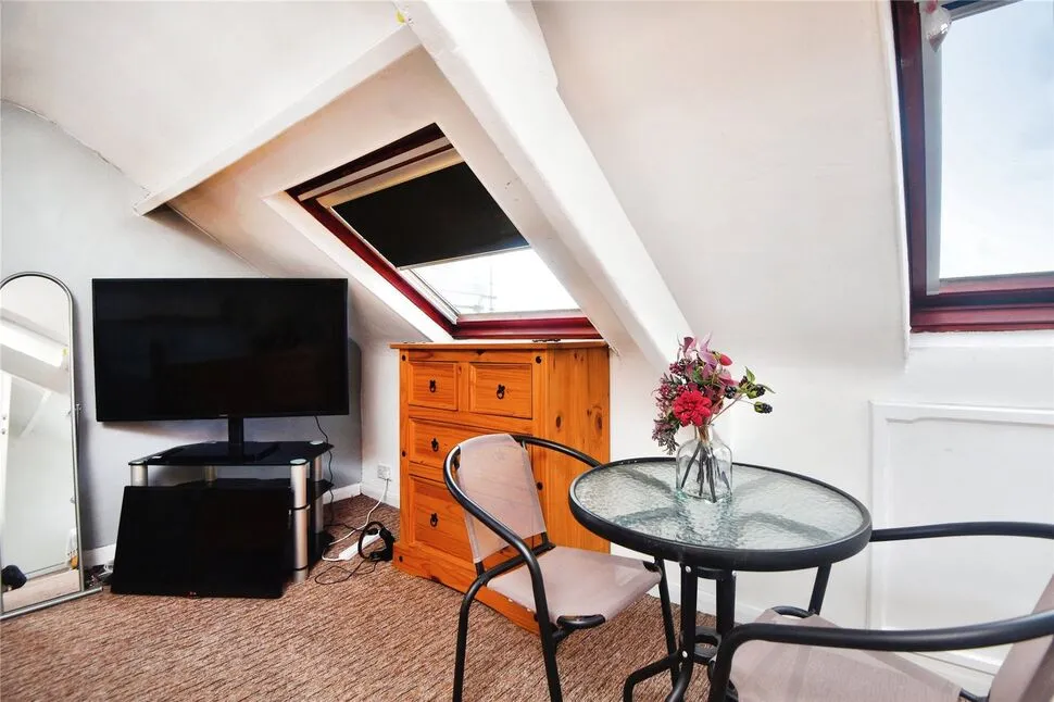 Thornton Avenue, Plymouth, Devon, PL4, photo 8