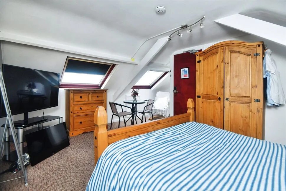 Thornton Avenue, Plymouth, Devon, PL4, photo 5