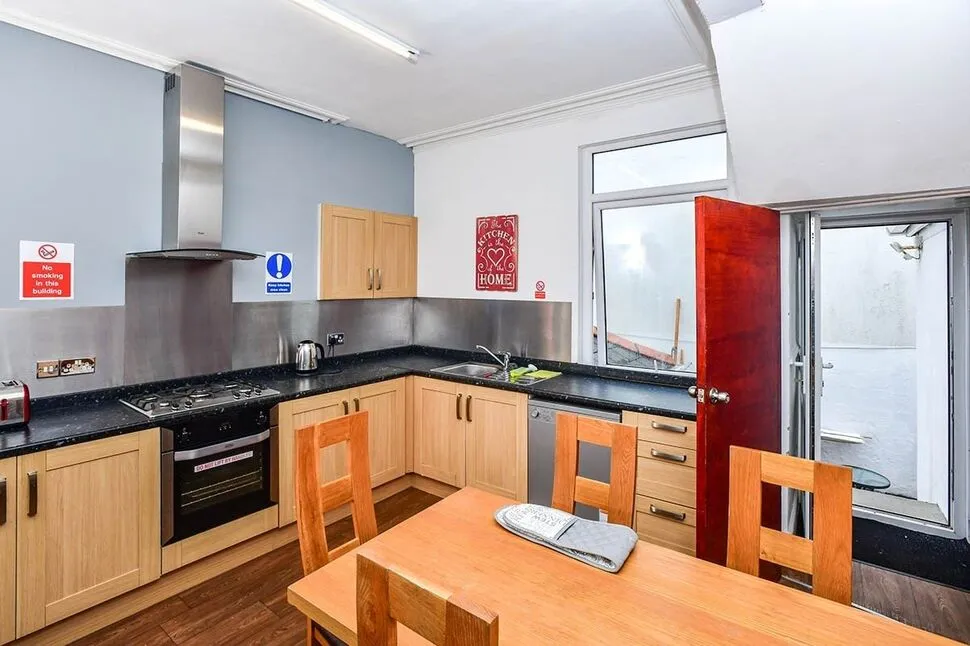 Thornton Avenue, Plymouth, Devon, PL4, photo 4