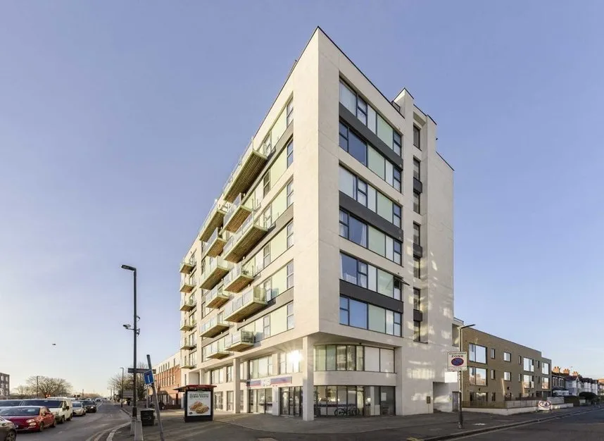 1 bed flat to rent, Milner Road, South Wimbledon, SW19