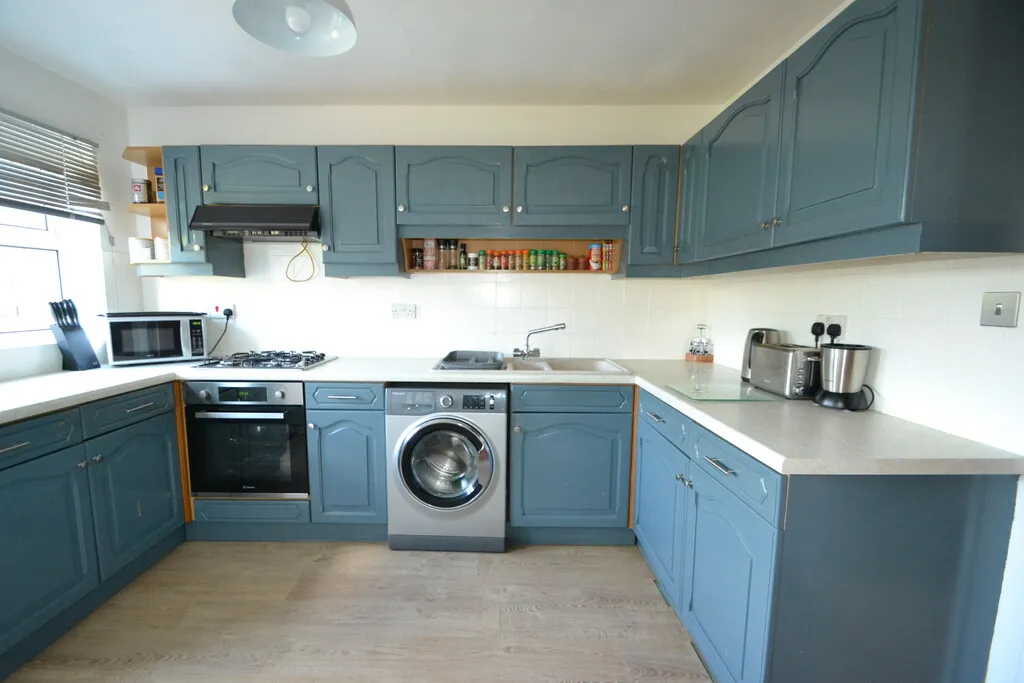Shuker Close, Newport, photo 3