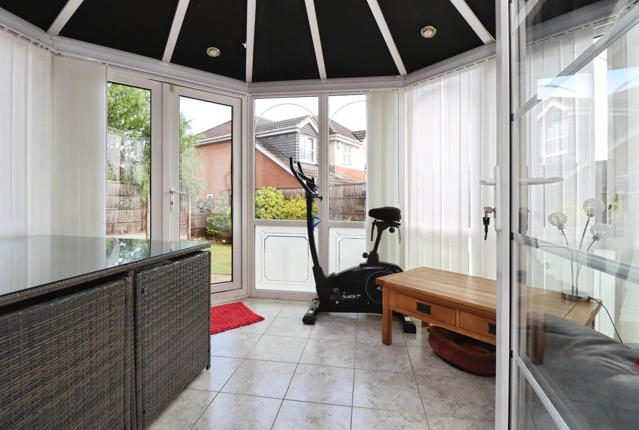 Reynolds Close, Wellingborough, photo 9