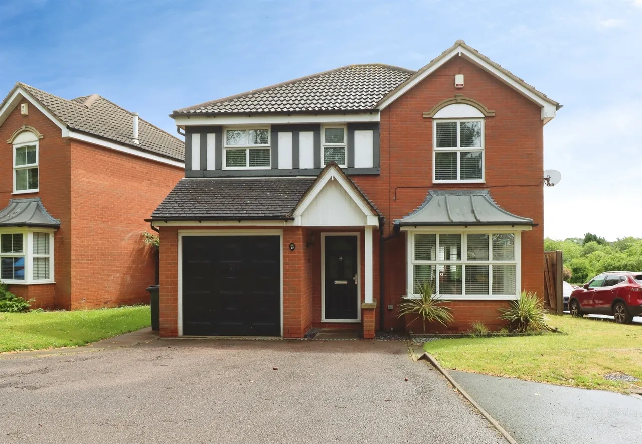 4 bed house for sale — Reynolds Close, Wellingborough