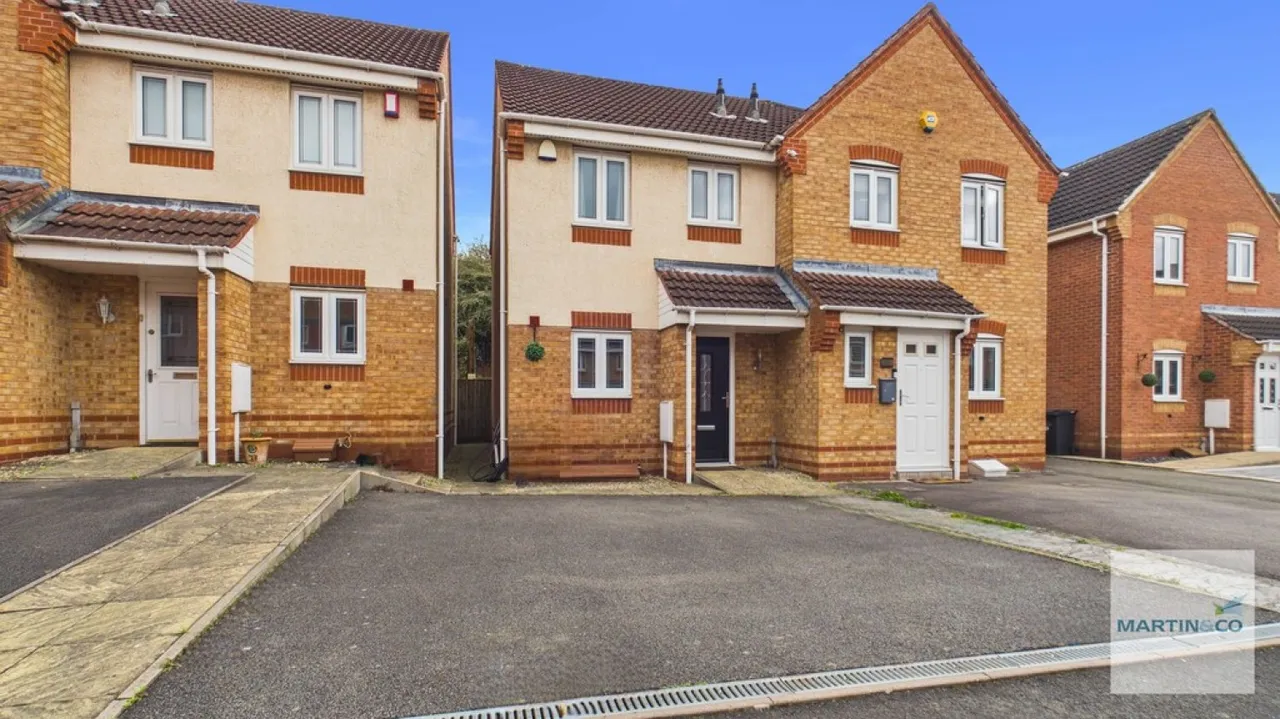2 bed house for sale — Peel Drive, Wilnecote, Tamworth