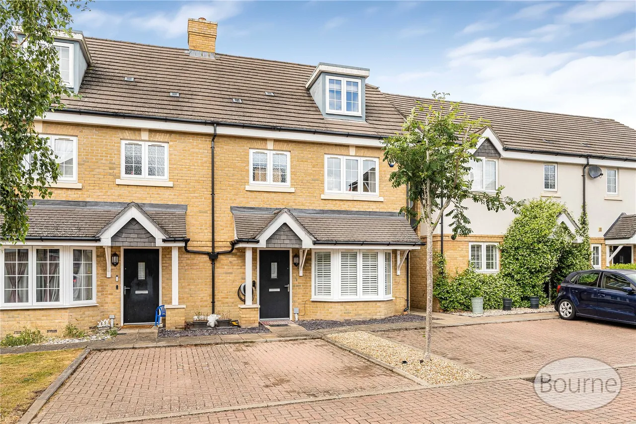 4 bed house for sale, Ayrshire Crescent, Knaphill, GU21