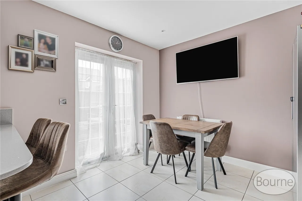 Ayrshire Crescent, Knaphill, GU21, photo 4