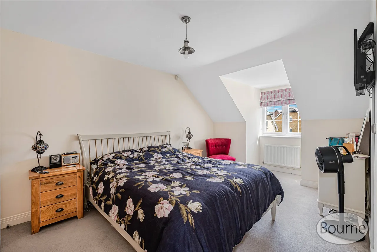 Ayrshire Crescent, Knaphill, GU21, photo 9