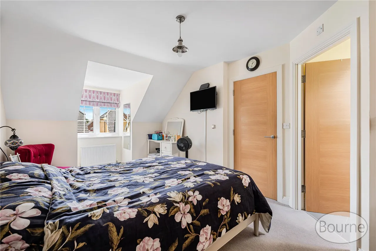 Ayrshire Crescent, Knaphill, GU21, photo 7