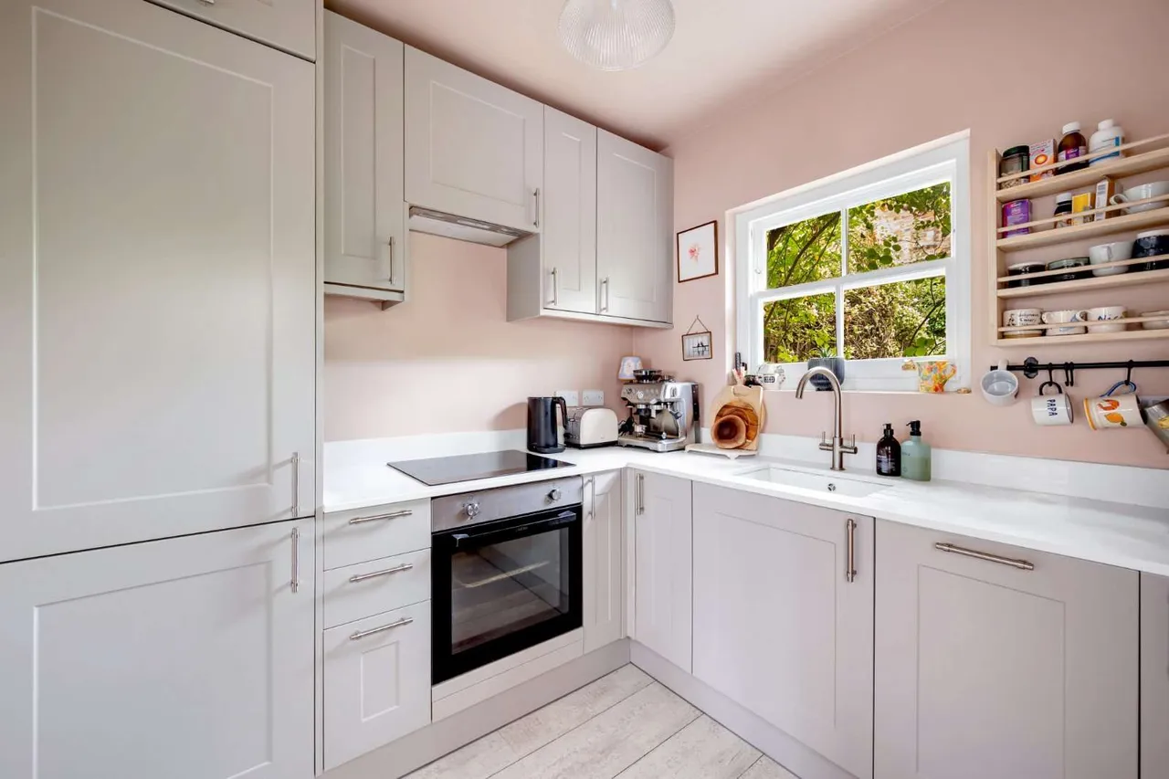 Priory Road, London, W4 5JA, photo 4