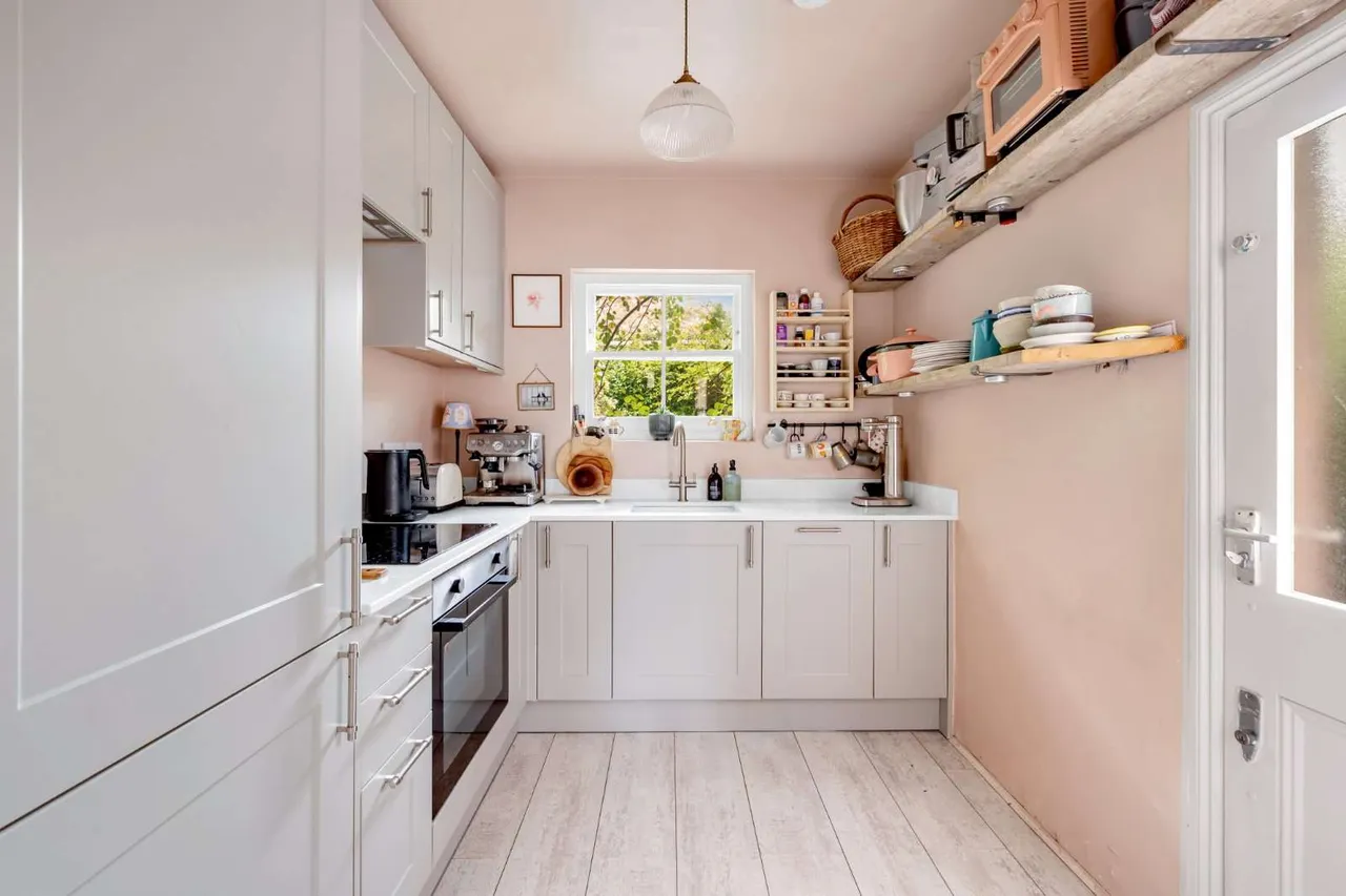 Priory Road, London, W4 5JA, photo 10