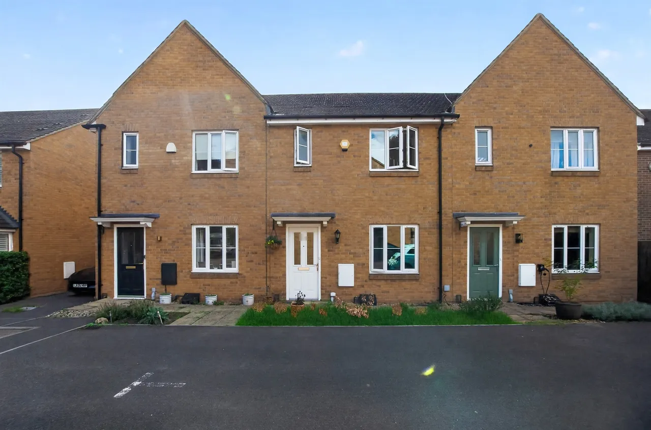3 bed house for sale, Old School Drive, Wheathampstead, AL4