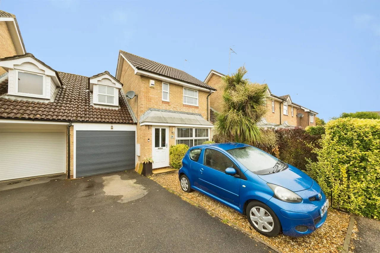 3 bed house for sale, Wheeler Road, Maidenbower, RH10