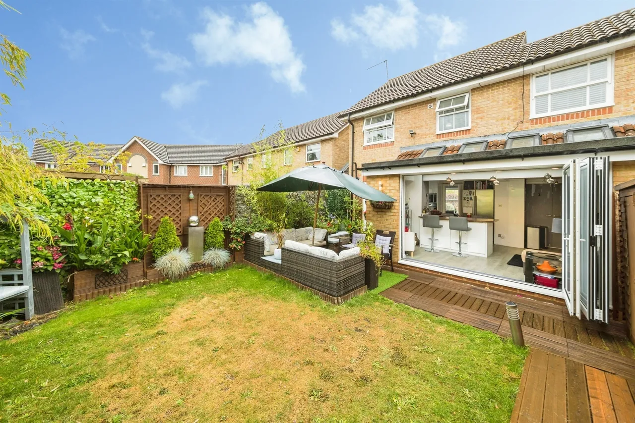 Wheeler Road, Maidenbower, RH10, photo 12