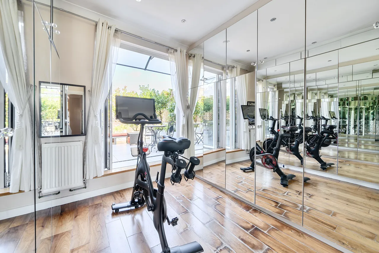 Flat 4, 50 Queens Gate Terrace, London, photo 12