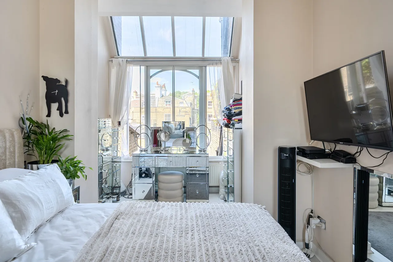 Flat 4, 50 Queens Gate Terrace, London, photo 8