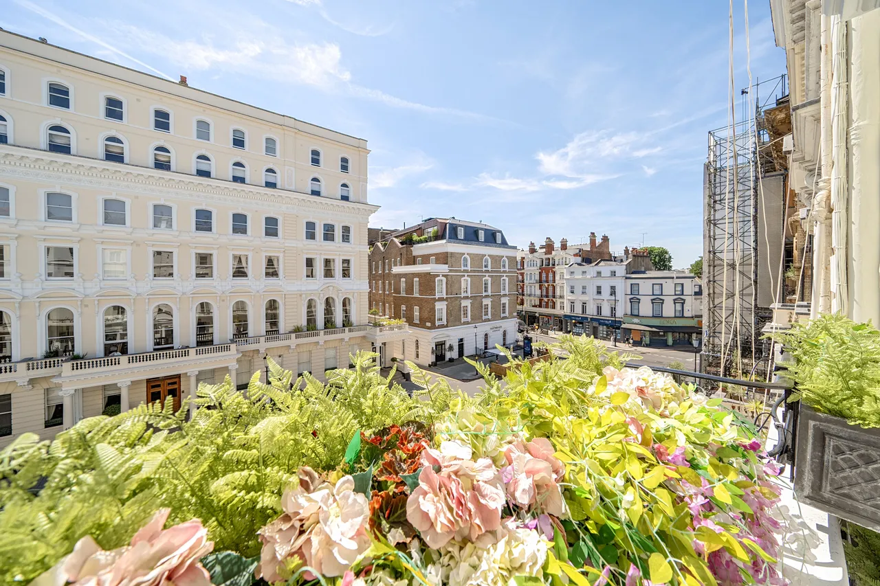Flat 4, 50 Queens Gate Terrace, London, photo 11