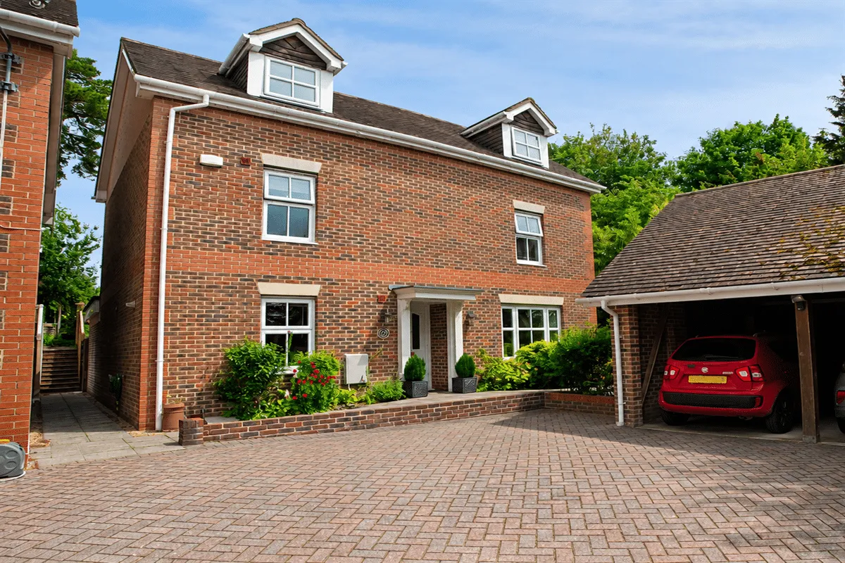 5 bed house for sale — Kilderkin Drive, Waterlooville, PO8 0FF