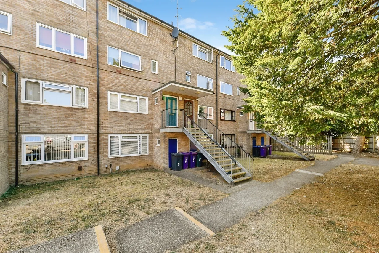 2 bed flat for sale — Haygarth, Knebworth