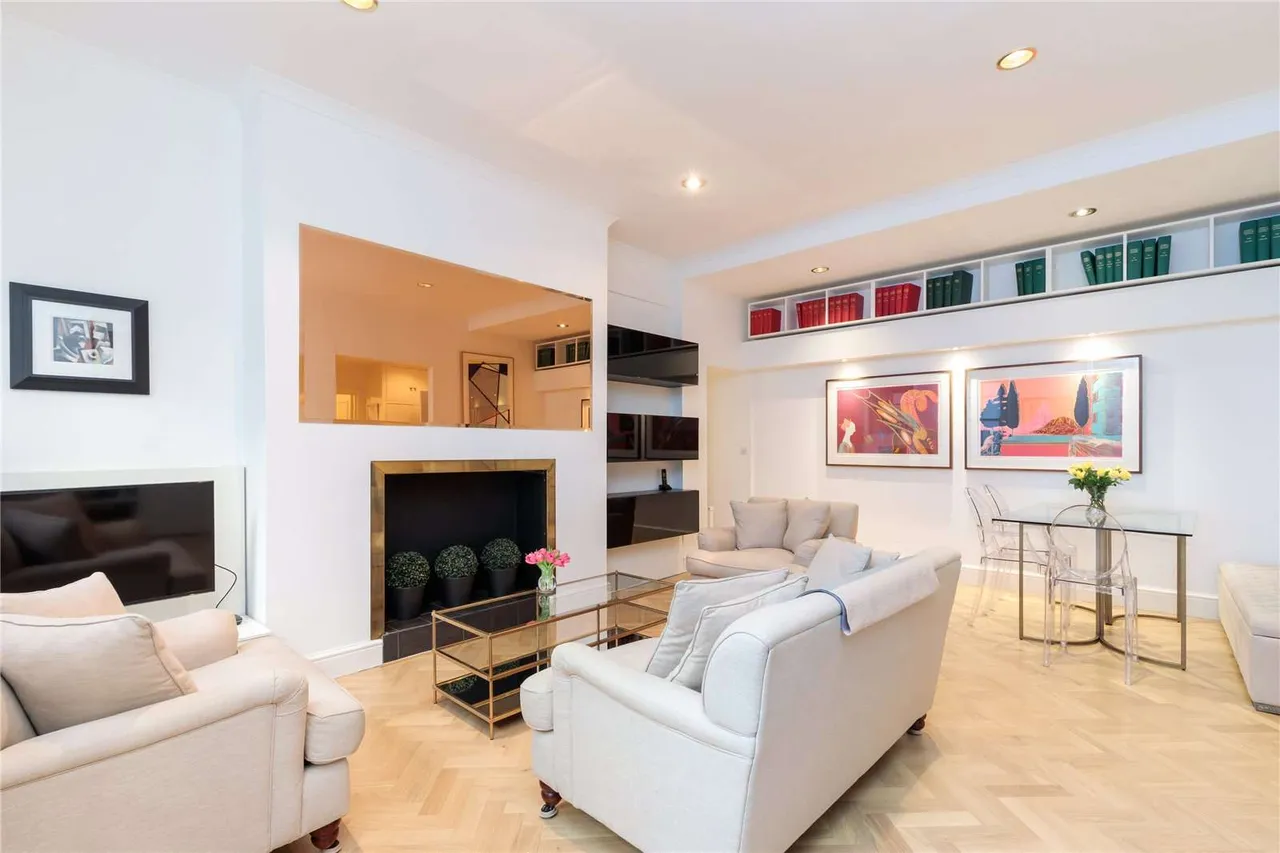 1 bed flat for sale, Weymouth Street, London, W1W